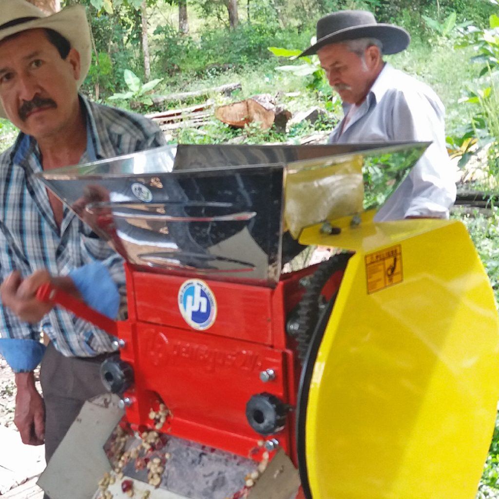 En Boyacá se entregaron más de 40 despulpadoras Horizontales para el procesamiento del café.